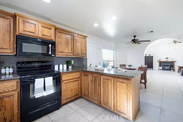 7409 Hermosa Avenue, Yucca Valley, CA 92284