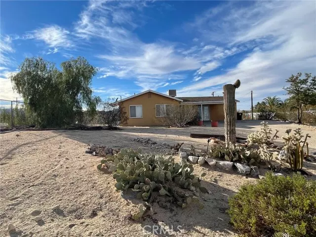 29 Palms, CA 92277,5762 Howard Way