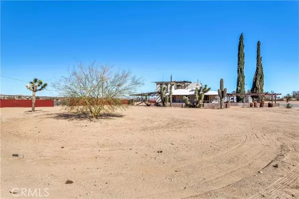 Joshua Tree, CA 92252,5345 Sunburst Street