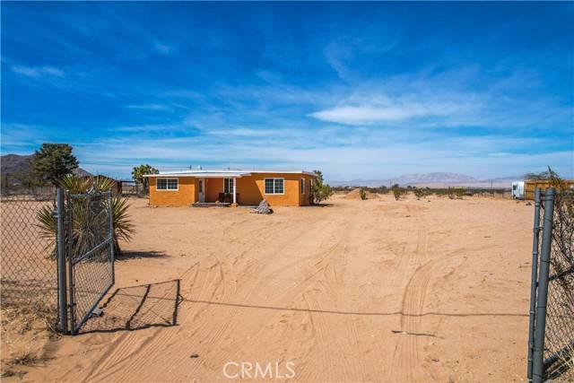 60652 Phillipi Avenue, Landers, CA 92285