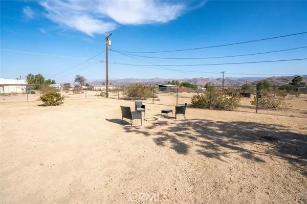 Joshua Tree, CA 92252,4743 Avenida La Espana Daga