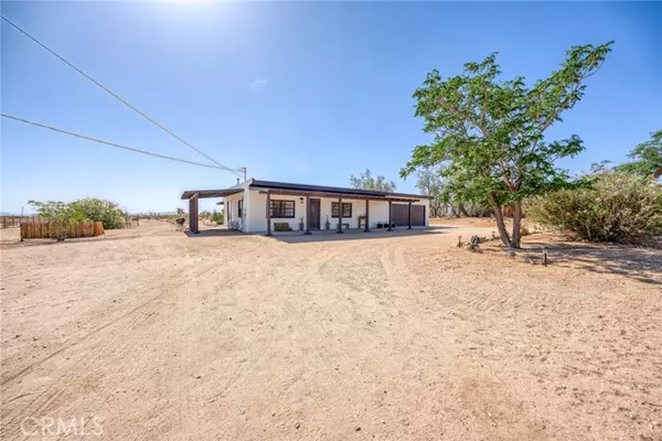 Joshua Tree, CA 92252,5215 Shadow Mountain Road