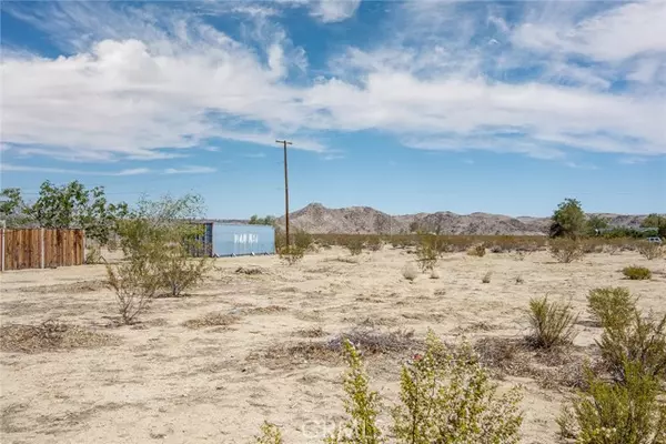 Joshua Tree, CA 92252,63600 Walpi