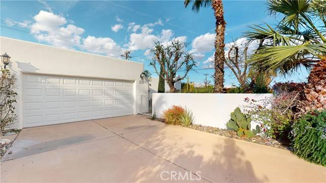 370 W Sunview Avenue, Palm Springs, CA 92262