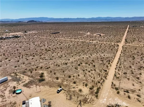 Landers, CA 92285,61702 Saturn