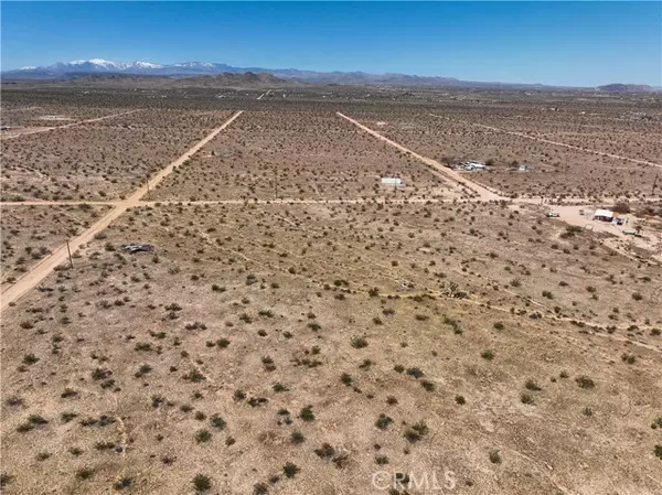 Landers, CA 92285,61702 Saturn