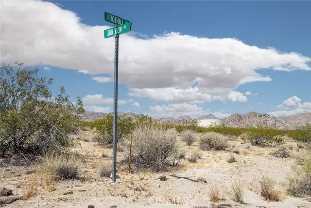 Joshua Tree, CA 92252,7200 Sun View