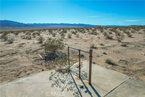 29 Palms, CA 92277,71015 Two Mile