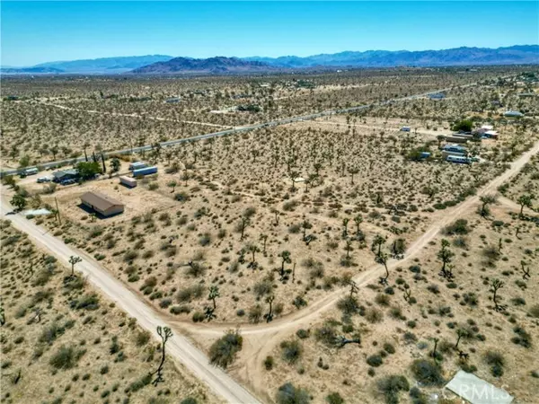 Yucca Valley, CA 92284,0 La Brisa