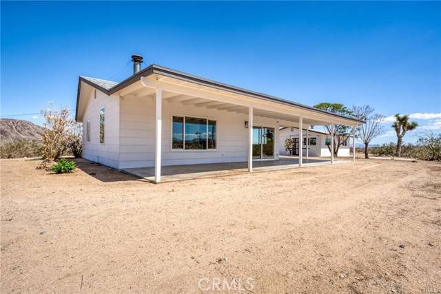 1880 Road Runner Lane, Landers, CA 92285