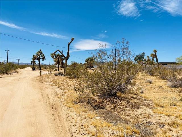 1435 Luna Mesa RD, Yucca Valley, CA 92285