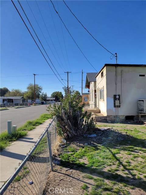 416 N K Street, Needles, CA 92363