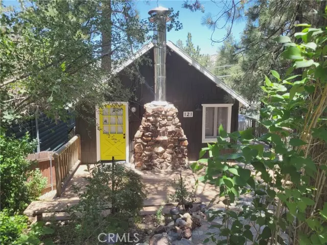 121 E Aeroplane Boulevard, Big Bear City, CA 92314