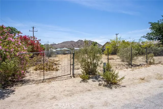 Joshua Tree, CA 92252,61929 Grand View