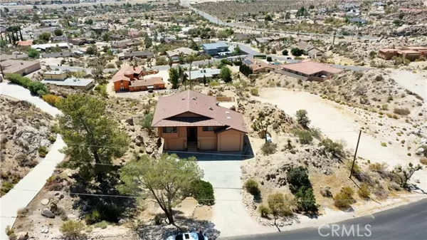 Yucca Valley, CA 92284,57443 Buena suerta