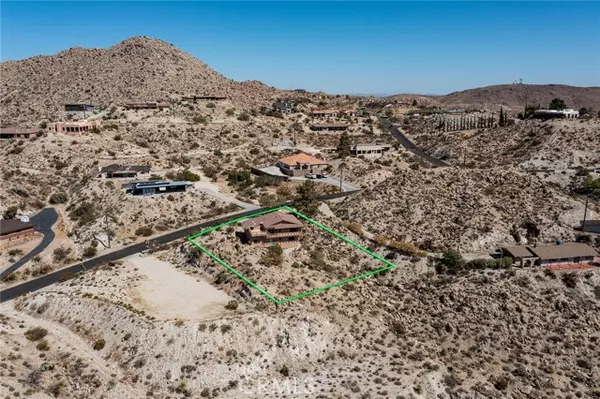 Yucca Valley, CA 92284,57443 Buena suerta