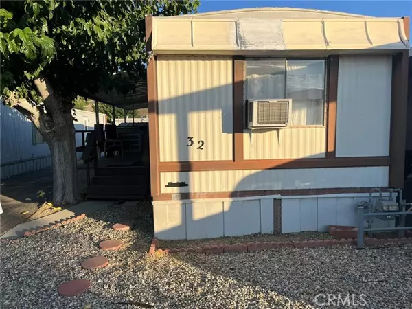 Yucca Valley, CA 92284,7484 Kickapoo #32