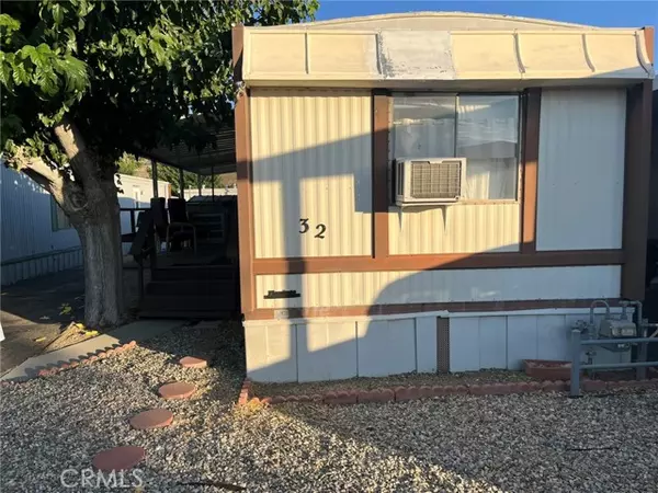 Yucca Valley, CA 92284,7484 Kickapoo #32