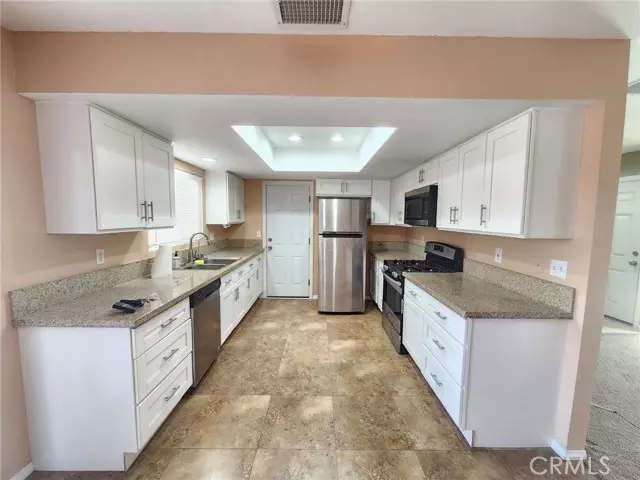 29 Palms, CA 92277,6392 Cahuilla Avenue