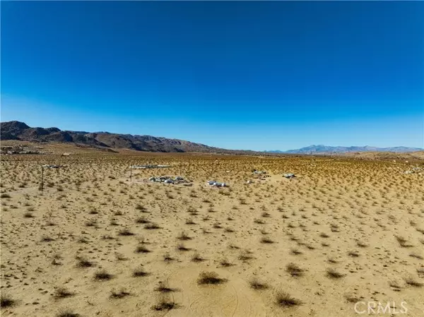 Joshua Tree, CA 92252,420140 Desert Trail