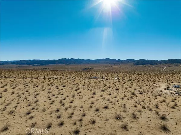 Joshua Tree, CA 92252,420140 Desert Trail