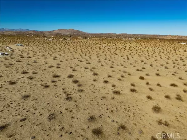 Joshua Tree, CA 92252,20139 Desert Trail