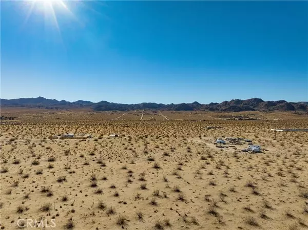 Joshua Tree, CA 92252,20139 Desert Trail