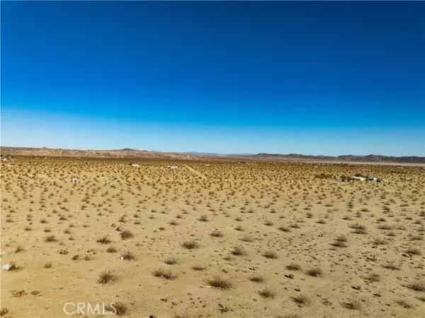 Joshua Tree, CA 92252,20139 Desert Trail