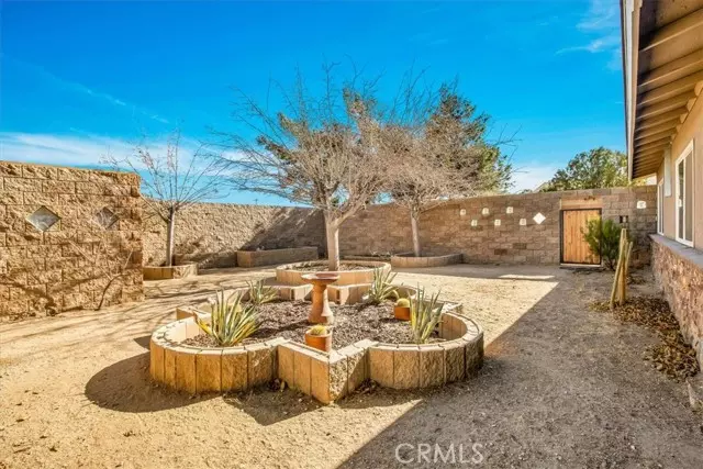 4796 Camarilla Avenue, Yucca Valley, CA 92284