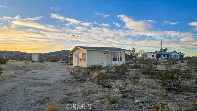 1178 Acoma Trail, Landers, CA 92285