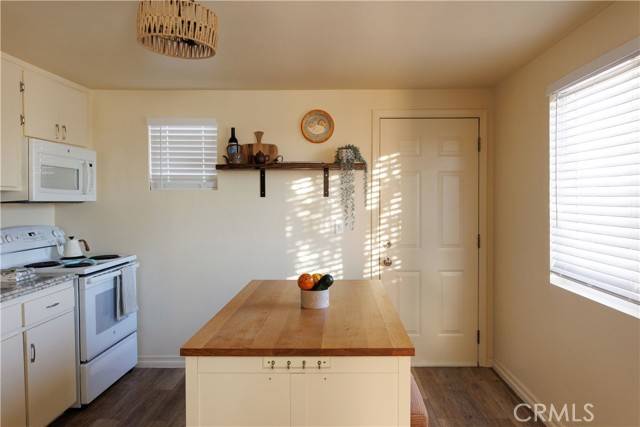 Landers, CA 92285,970 Juniper Road
