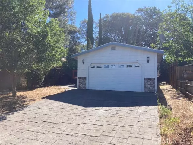 14014 Chestnut Lane, Clearlake Oaks, CA 95423