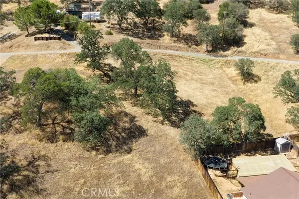 Clearlake Oaks, CA 95423,12739 Lakeview