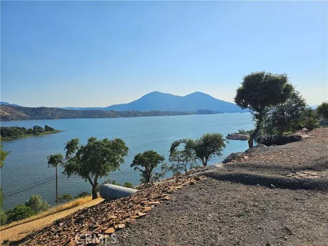 12322 Lakeview Drive, Clearlake Oaks, CA 95423