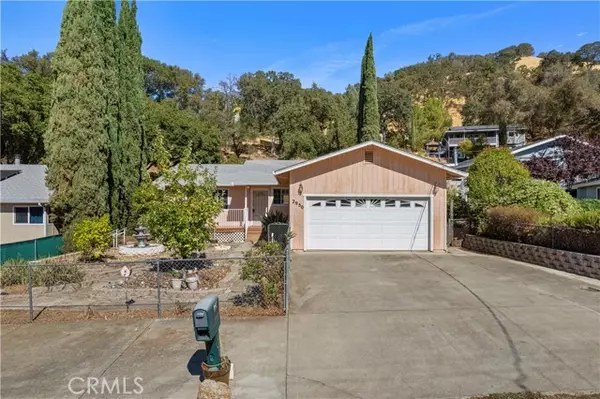 2950 Oak Crest Avenue, Lucerne, CA 95458