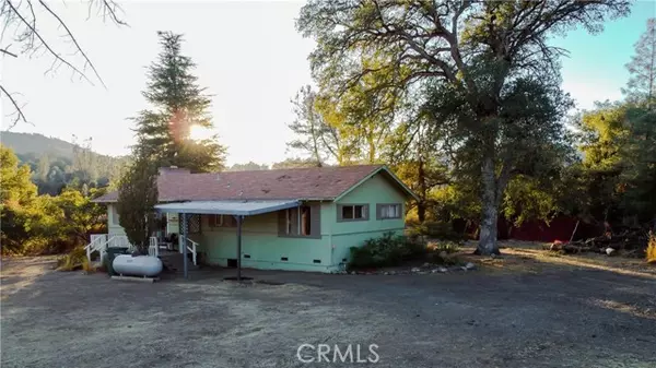 3041 Wolf Creek Road, Clearlake Oaks, CA 95423