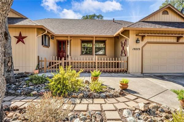 19223 Moon Ridge Road, Hidden Valley Lake, CA 95467