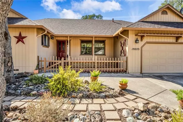 19223 Moon Ridge Road, Hidden Valley Lake, CA 95467