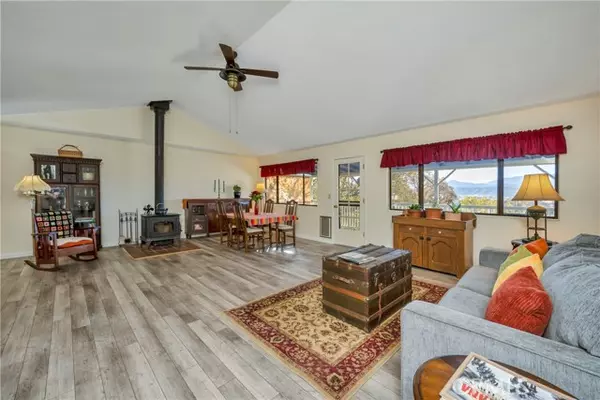 19191 Moon Ridge Road, Hidden Valley Lake, CA 95467