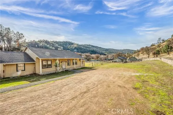 1983 New Long Valley Road, Clearlake Oaks, CA 95423