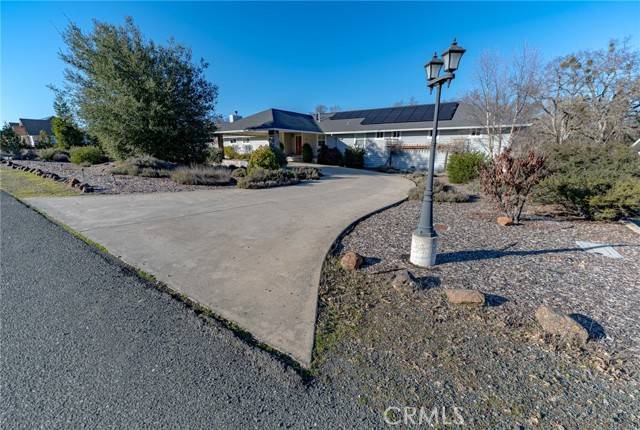 1050 Oak Park Way, Lakeport, CA 95453