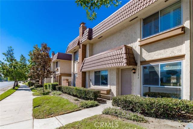 11259 Knott Avenue, Cypress, CA 90630