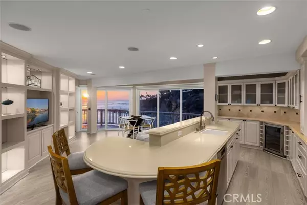 Laguna Beach, CA 92651,631 Cliff Drive #A2