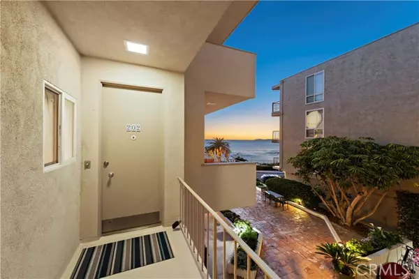 Laguna Beach, CA 92651,520 Cliff Drive #202