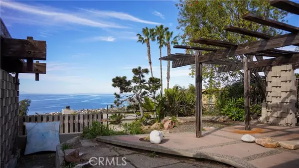 Laguna Beach, CA 92651,951 Summit Drive