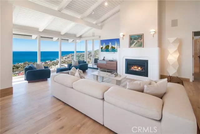 Laguna Beach, CA 92651,747 Bayview Place