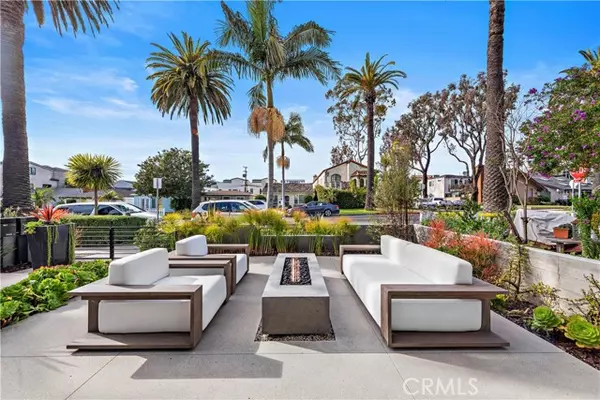 Corona Del Mar, CA 92625,426 Marguerite Avenue