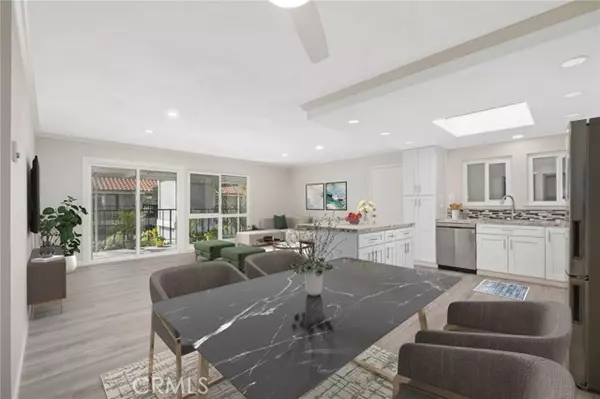 Laguna Woods, CA 92637,2294 Via Puerta #P