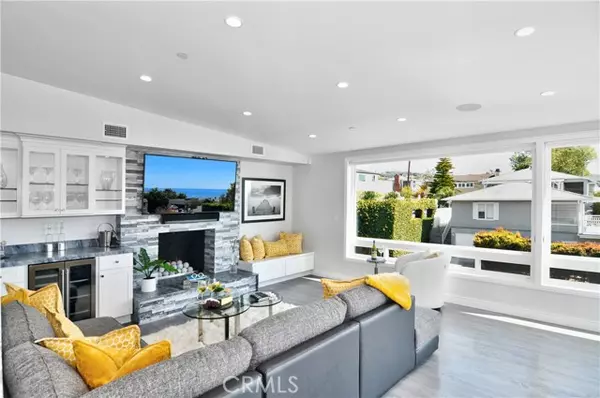 Laguna Beach, CA 92651,166 Fairview