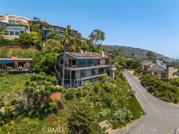 Laguna Beach, CA 92651,31532 Holly Drive